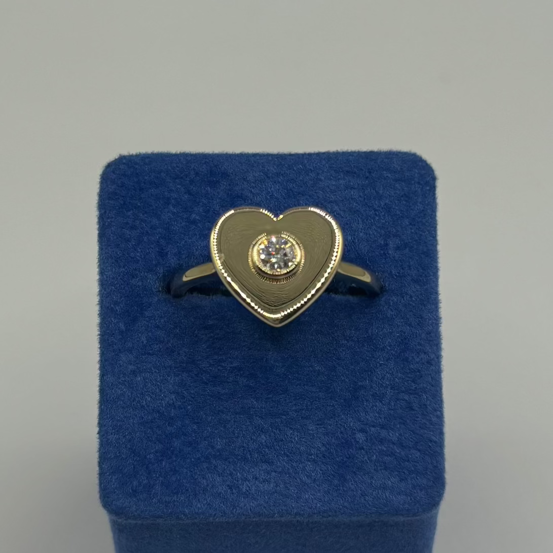 Diamond Heart Ring in Yellow Gold - M