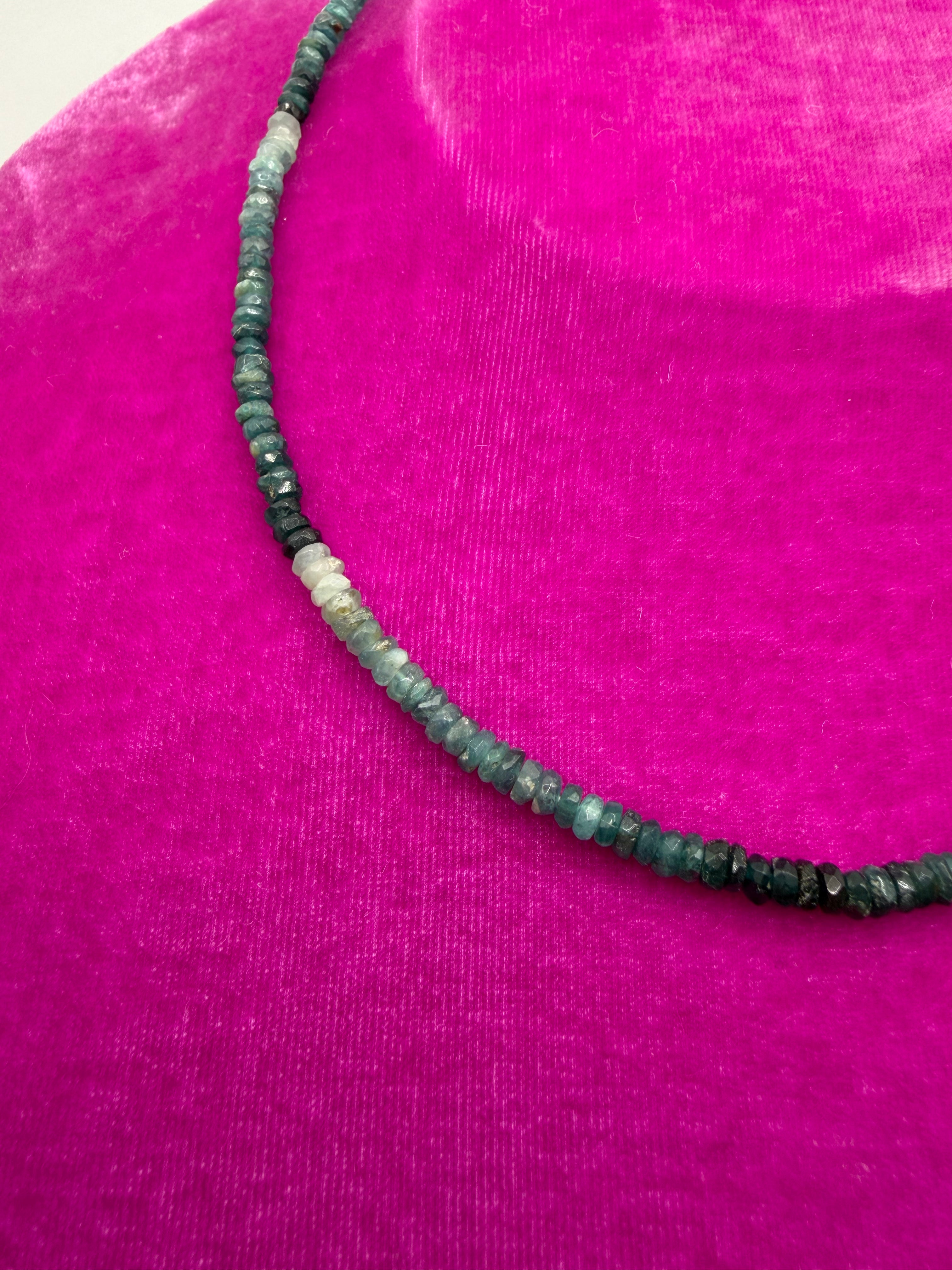 Green Grandidirite Beaded Necklace